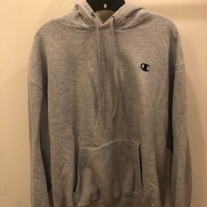 Very comfy, cute and warm grey champion hoodie